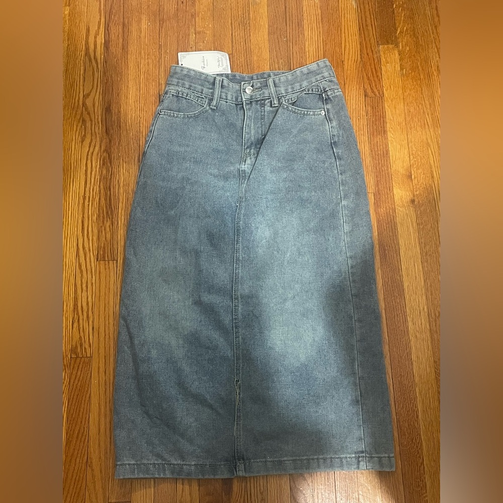 Light Medium Wash Blue Denim Skirt New with Tags Asian Medium